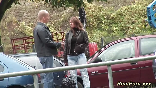 Маш сайн :  Богино үстэй MILF хонгорхон тааламжтай түүний hunky найз залуу гэртээ Видео клип 