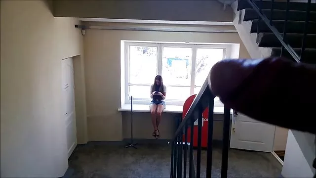 Маш сайн :  Эвэртэй залуу хүмүүс жижиг, дур булаам секс үдэшлэгт цугларав Видео клип 