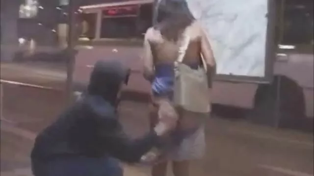 Маш сайн :  Busty дарь биш айдаг байх нь гадас нь бүдүүн хар дик Видео клип 