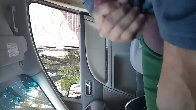 Маш сайн :  Энэ залуу хамтрагчаасаа хоолойны эмчилгээ хийлгэж байна Видео клип 