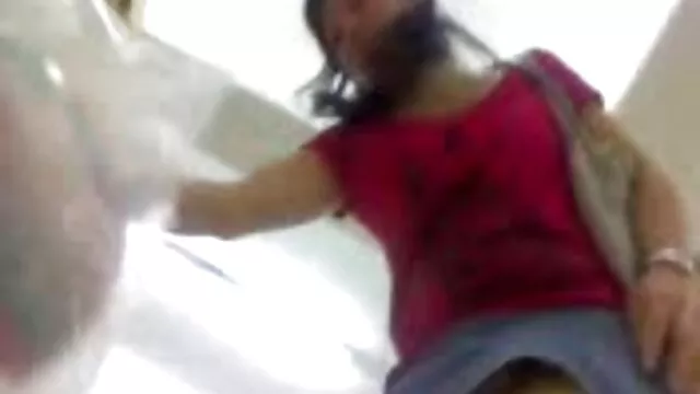 Маш сайн :  Brunette screams нь таашаал нь том дик нь pounding түүний бөгс Видео клип 