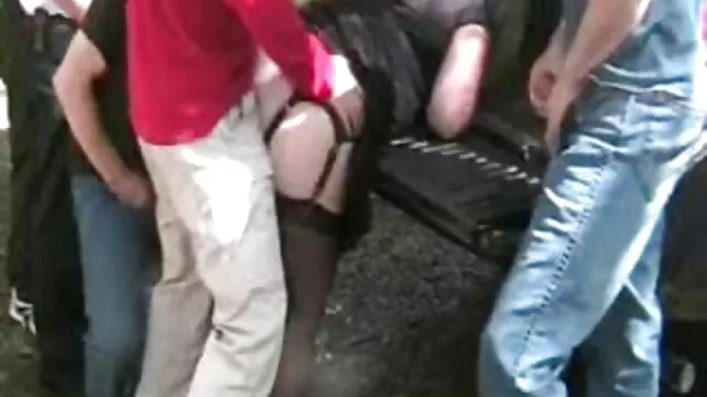 Маш сайн :  Азтай хүүг буйдан дээр том хөхтэй порно хатад хэрэглэдэг Видео клип 