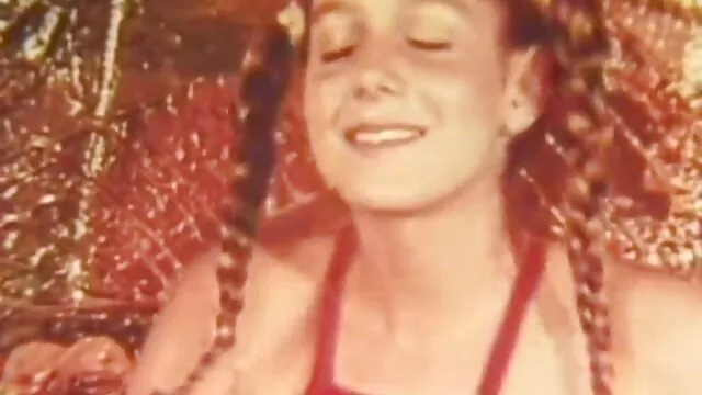 Маш сайн :  Сайхан залуу brunette licked болон impaled дээр хатуу schlong Видео клип 